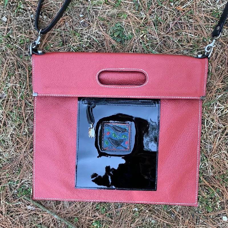 Red patent pocket w/blackbirds